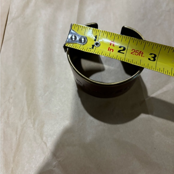 Chanel metal cuff bracelet with leather inlay, beautiful authentic - Picture 5 of 11